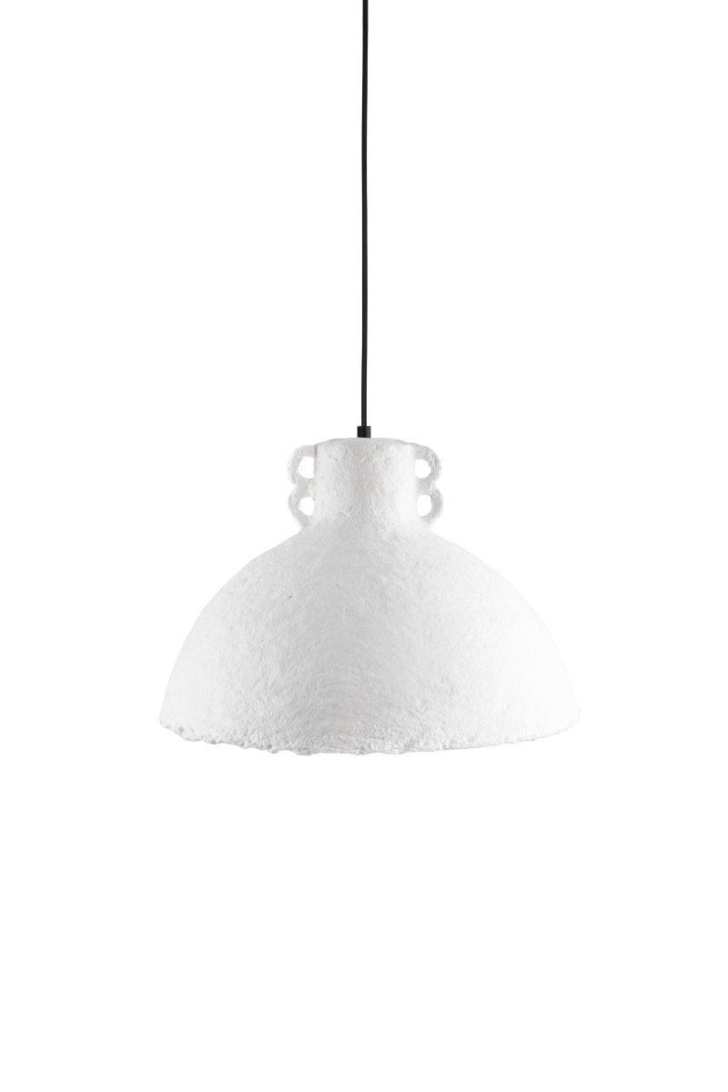 Maché Ø30 Wit hanglamp Van Globen Lighting - De ruwe structuur en het geluid op het bovenste gedeelte is een trendy uitdrukking.