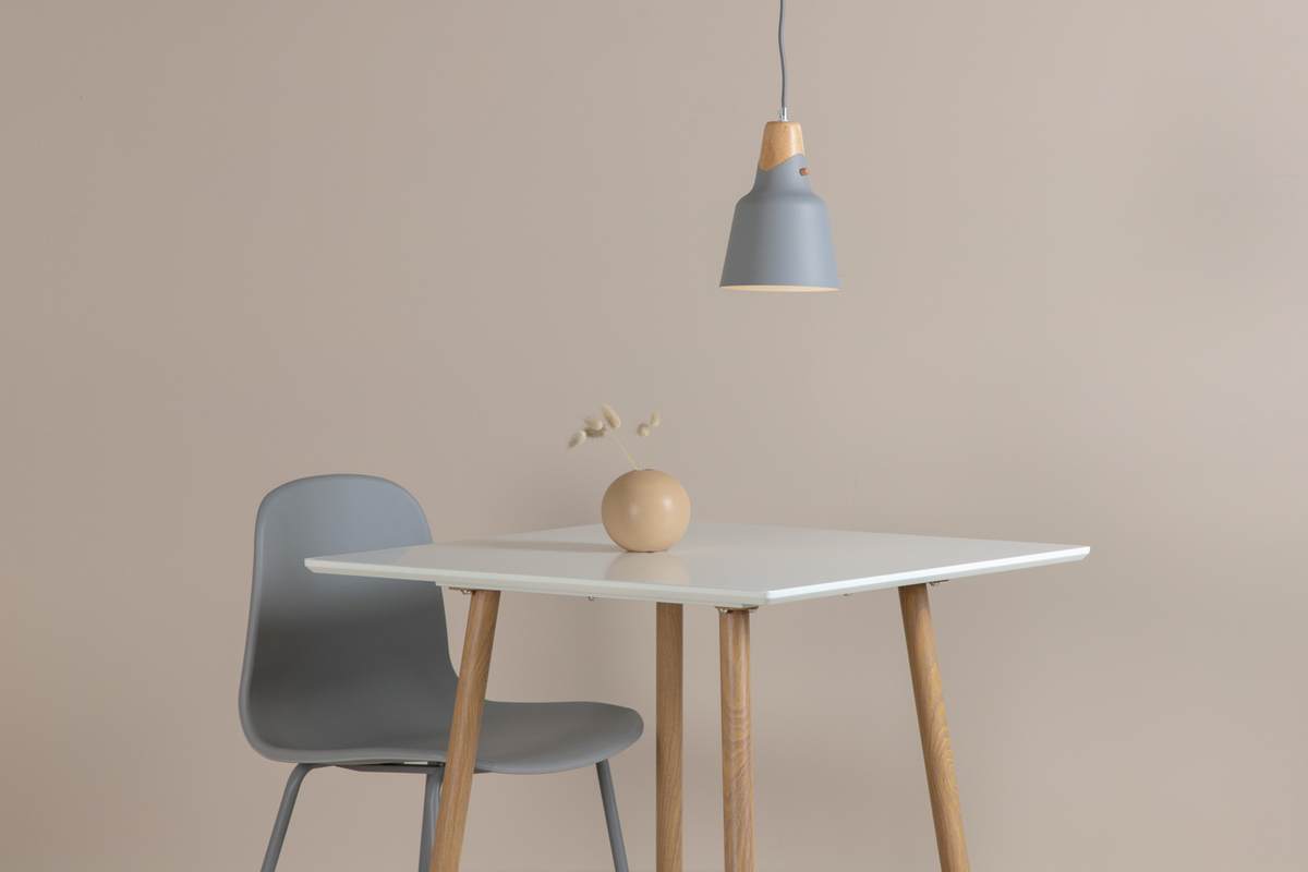 Rigel Ø16 Grijs hanglamp Van Venture Design - Met de Rigel plafondlamp haal je moderne en strakke verlichting in huis die in de meeste kamers en interieurstijlen past.