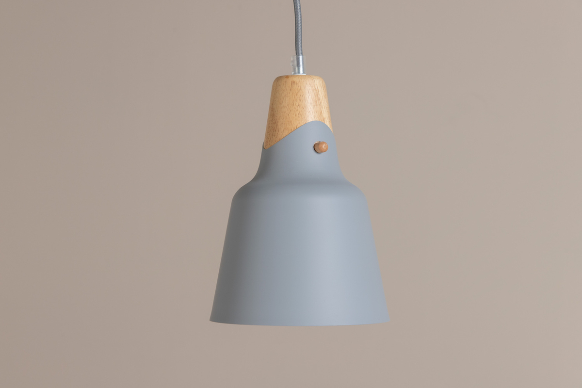 Rigel Ø16 Grijs hanglamp Van Venture Design - Met de Rigel plafondlamp haal je moderne en strakke verlichting in huis die in de meeste kamers en interieurstijlen past.