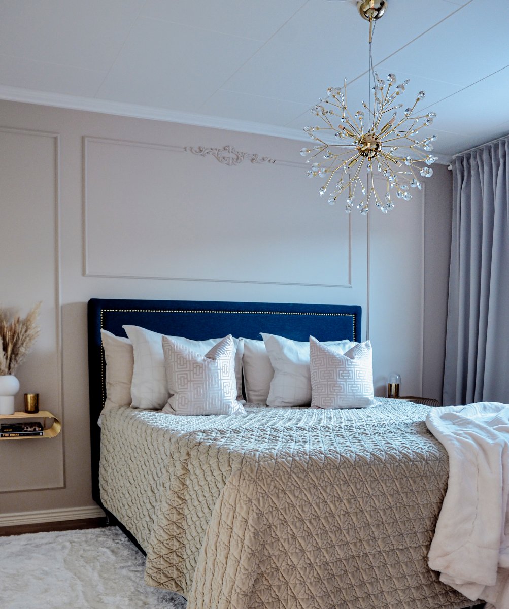 Viva Ø55 Messing hanglamp Van Aneta Lighting - De lamp is geschikt voor 6 x 25W G9 en verspreidt een spectaculair licht door de kristallen wanneer de lamp aan staat, lichtbronnen zijn niet inbegrepen.