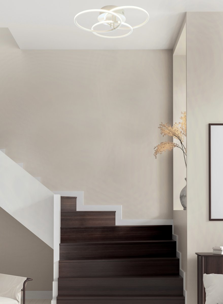 Ringo 45cm Wit plafondlamp Van Aneta Lighting - RINGO plafondlamp gemaakt van drie in elkaar grijpende ringen van wit gelakt metaal.