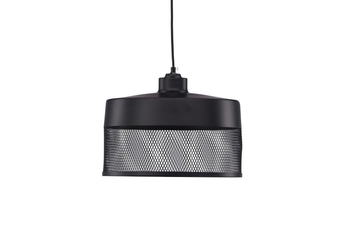 Toulon Ø33 Zwart hanglamp Van Venture Design - De matzwarte ijzeren voet zorgt voor een stijlvolle uitstraling en het onderste deel van de lampenkap heeft een fijn maaspatroon dat de lamp uniek maakt en een aangenaam licht in de hele kamer verspreidt.