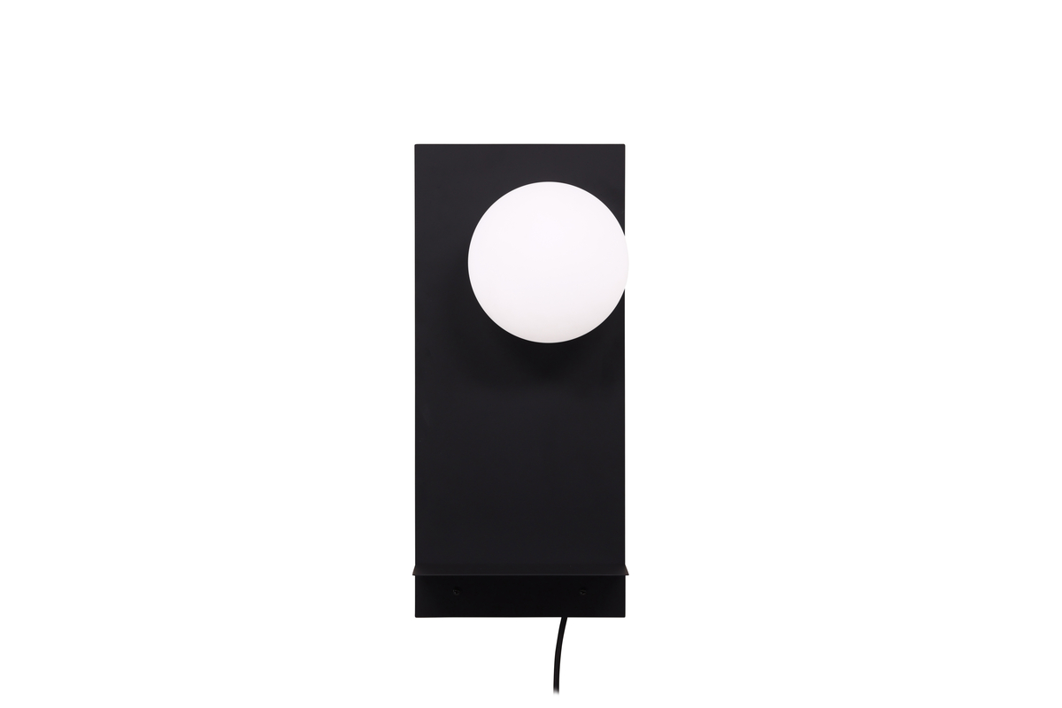 Troyes 45cm Zwart wandlamp Van Venture Design - De lamp heeft een zwart ijzeren frame met een plankje waar je extra decoratie op kunt plaatsen.