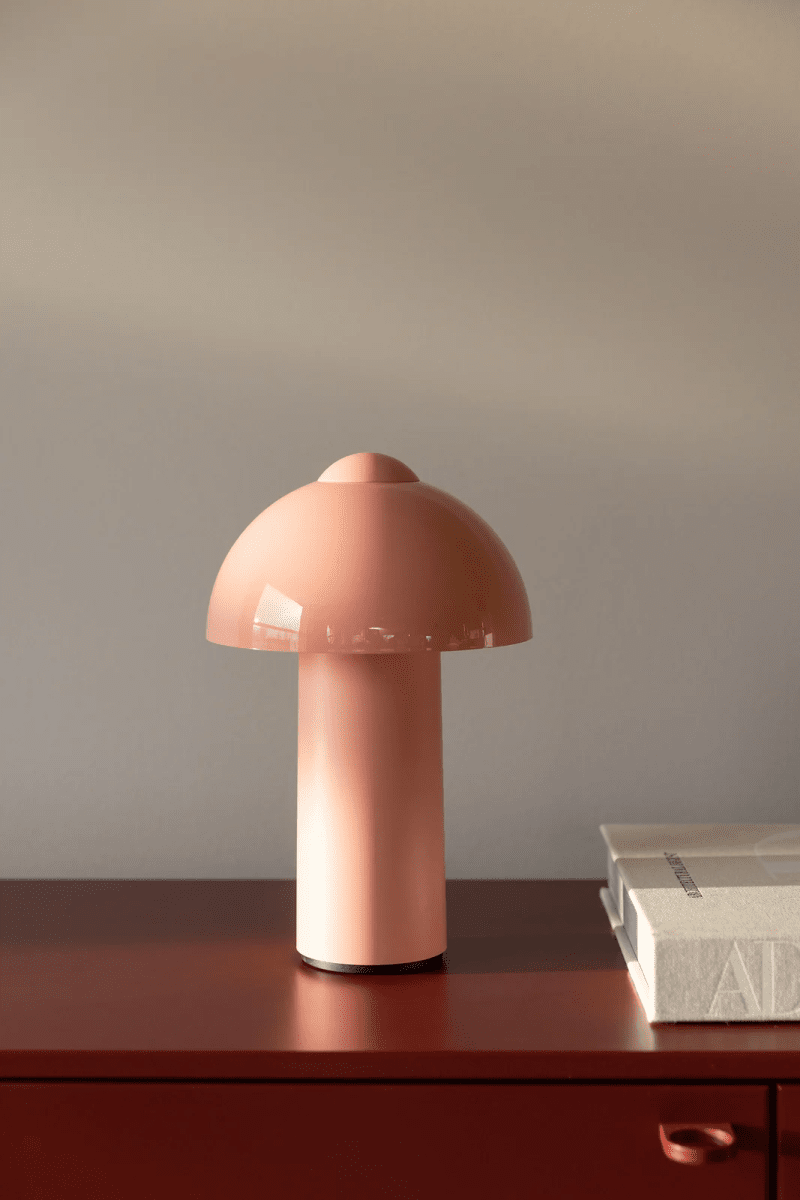 Buddy 25cm Roze Draagbare Van Globen Lighting - Met de aanraakknop bovenop zet je de lamp eenvoudig aan en uit en pas je de helderheid naar wens aan.