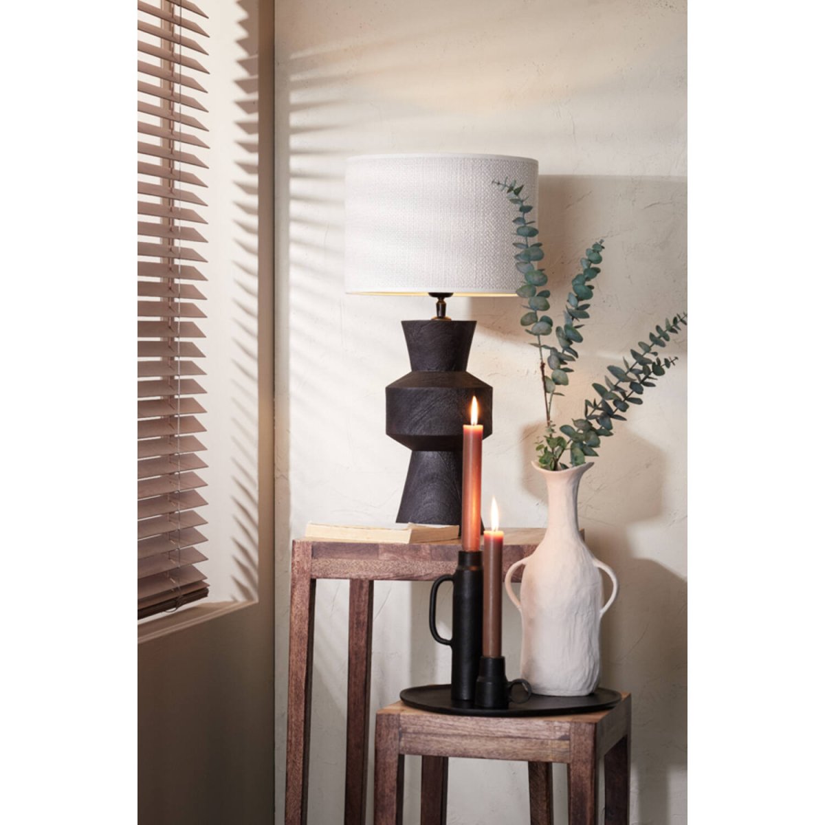 Gregor 44cm Zwart lampenvoet Van Light & Living - Gemaakt van hout met een elegante matzwarte afwerking, biedt deze lampenvoet een modern en tegelijkertijd tijdloos design.