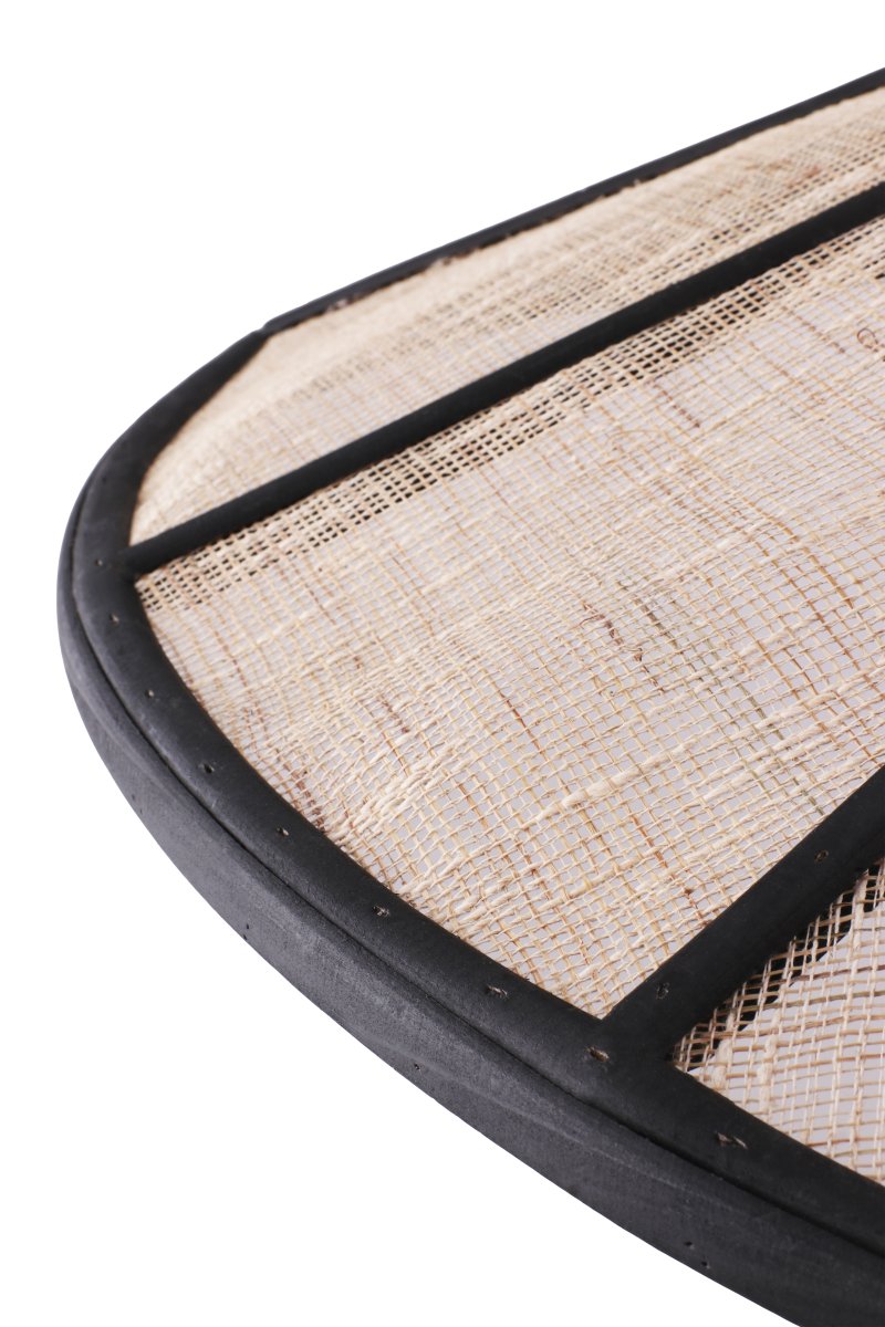 Akira Ø70 Natuur/zwart hanglamp Van Globen Lighting - Akira is een grotere plafondlamp, die met een diameter van 70 cm boven een eettafel past.