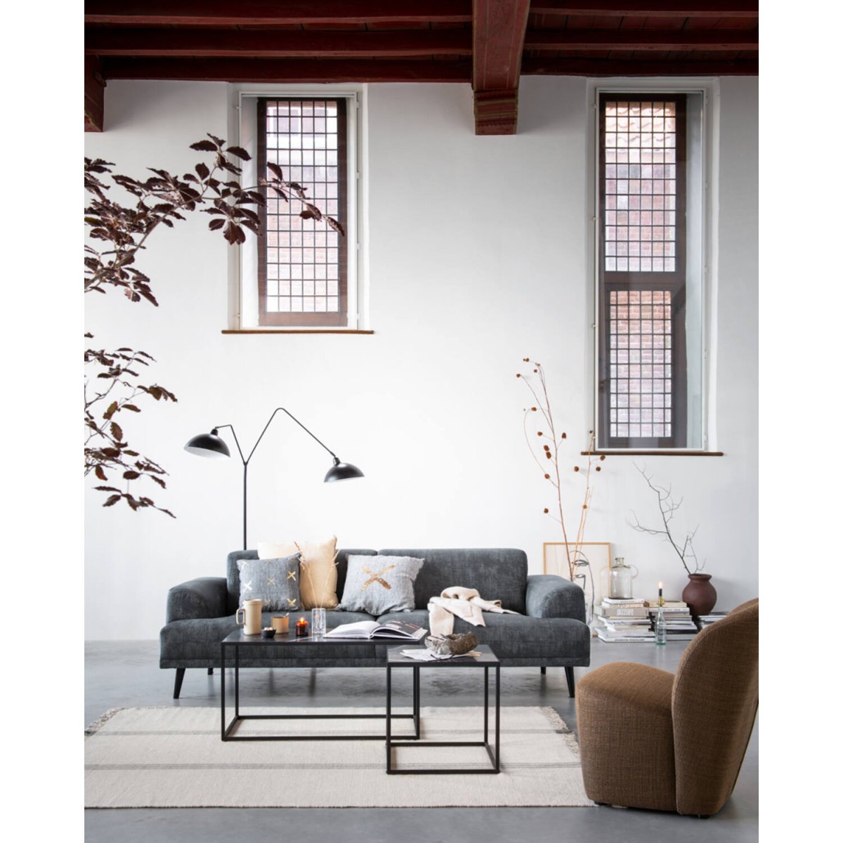 Orion 2 Zwart vloerlamp Van Light & Living - Orion is een elegante staande lamp in matzwart ijzer, perfect voor moderne interieurs.