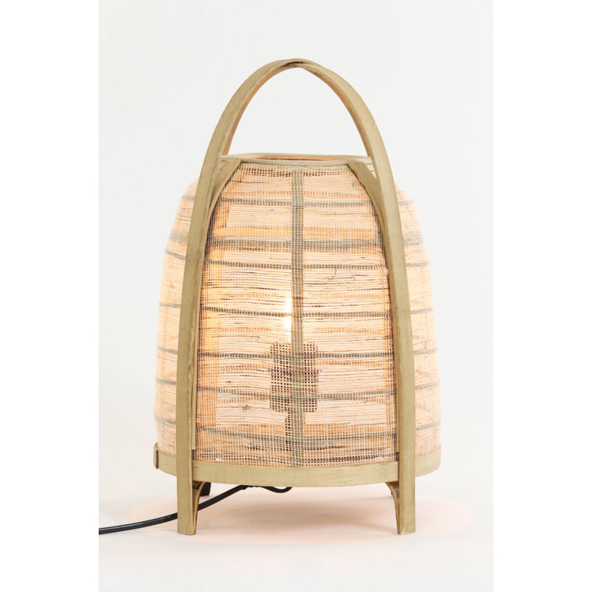 Jacinto 42cm Natuur tafellamp Van Light & Living - Creëer een warme en harmonieuze sfeer met Jacinto, een stijlvolle lamp van bamboe en linnen.