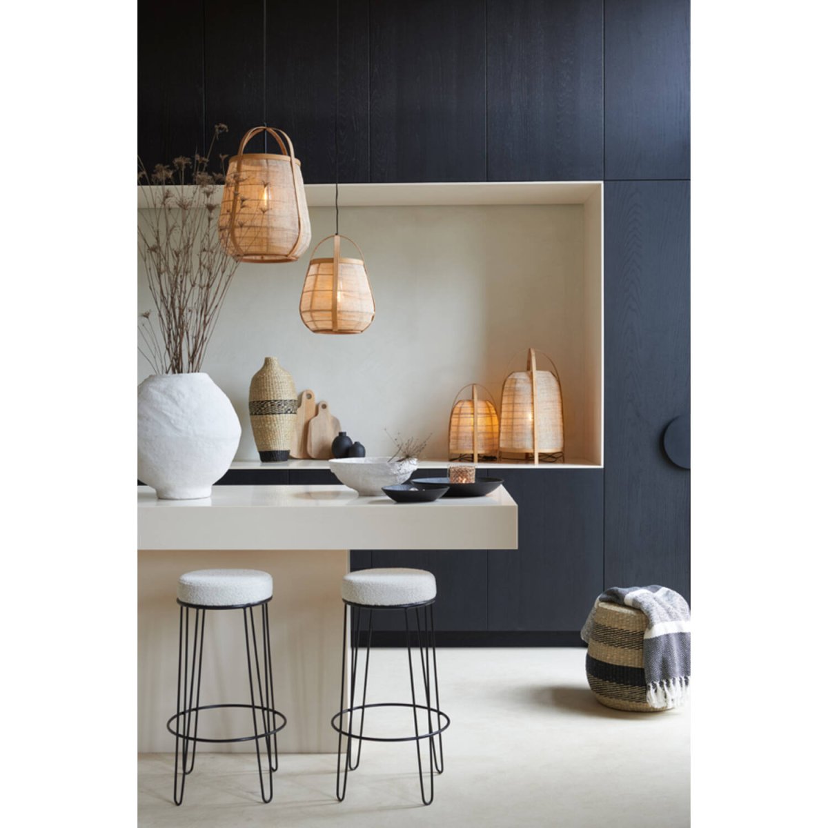 Jacinto 42cm Natuur tafellamp Van Light & Living - Creëer een warme en harmonieuze sfeer met Jacinto, een stijlvolle lamp van bamboe en linnen.