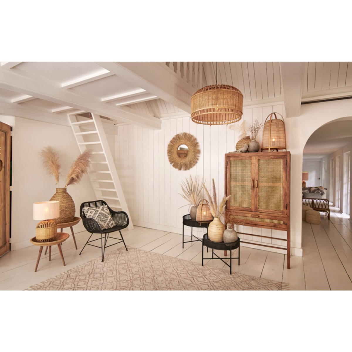 Jacinto 60cm Natuur tafellamp Van Light & Living - Creëer een warme en harmonieuze sfeer met Jacinto, een stijlvolle lamp van bamboe en linnen.
