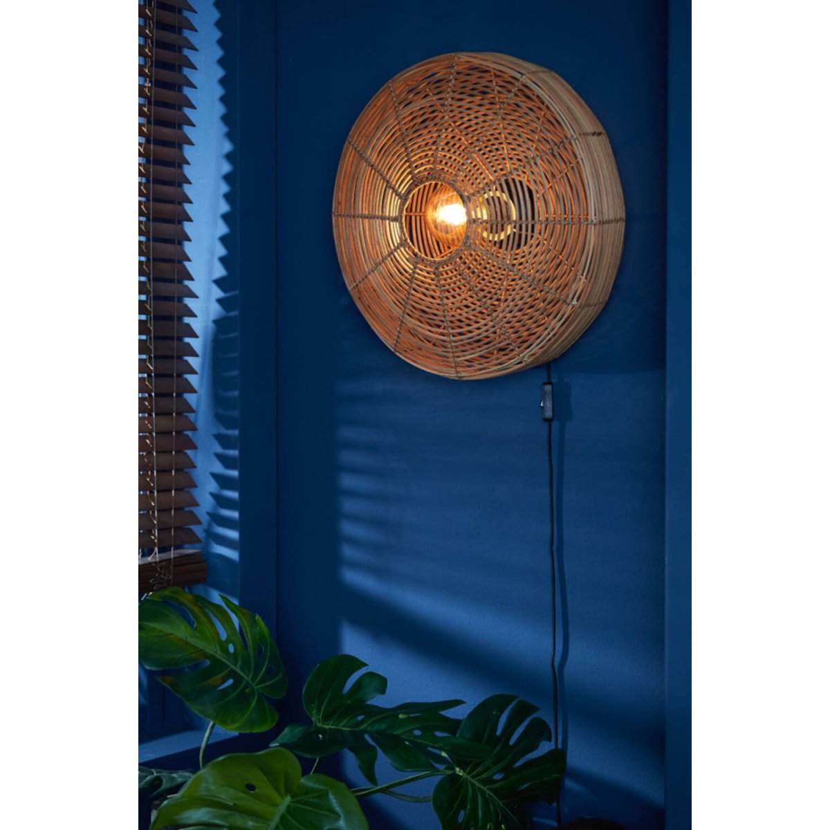 Mataka Ø50 Natuur wandlamp Van Light & Living - Geef uw huis een warme en uitnodigende sfeer met Mataka, een wandlamp van rotan.