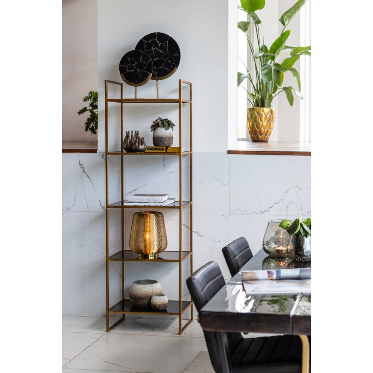 Adeta 32cm Goud tafellamp Van Light & Living - Adeta is een stijlvolle lamp van metaal met een gouden afwerking die een elegant design combineert met zacht, sfeervol licht.