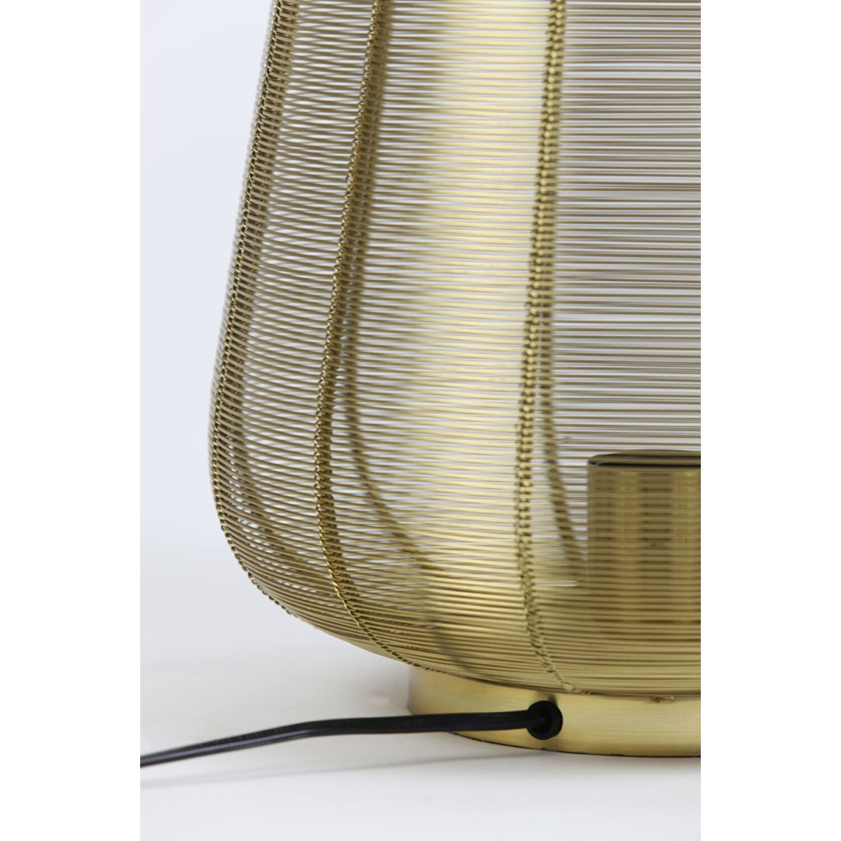 Adeta 32cm Goud tafellamp Van Light & Living - Adeta is een stijlvolle lamp van metaal met een gouden afwerking die een elegant design combineert met zacht, sfeervol licht.