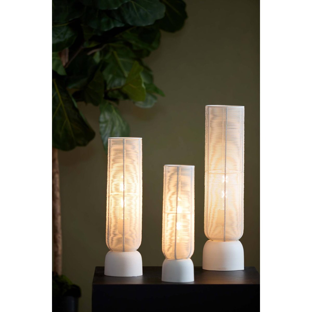 Lezuza 60cm Crèmewit tafellamp Van Light & Living - Lezuza is een verfijnde lamp in roomwit metaal die zacht en harmonieus licht creëert.