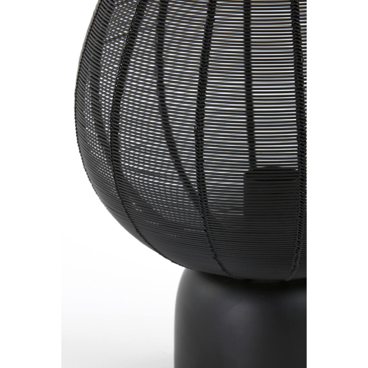 Suneko 34cm Zwart tafellamp Van Light & Living - Suneko is een stijlvolle lamp in matzwart ijzer, waarbij de luchtige constructie voor een prachtig lichtspel zorgt.