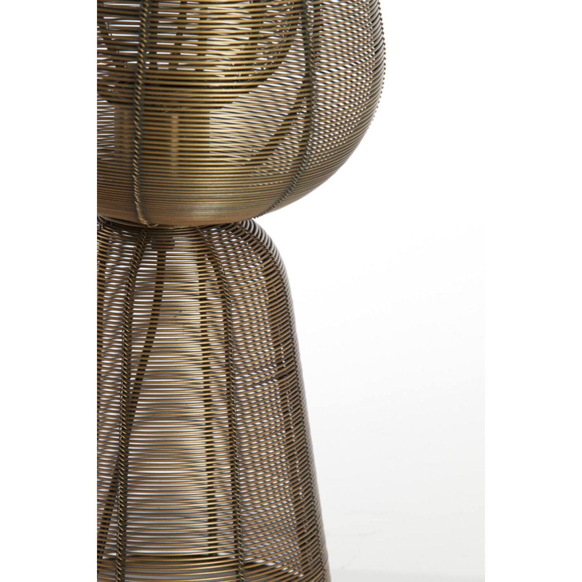 Aboso 42cm Bronzen tafellamp Van Light & Living - Aboso is een elegante tafellamp van ijzer met een bronzen afwerking, waarbij het open design een prachtig schaduwspel cre&euml;ert.