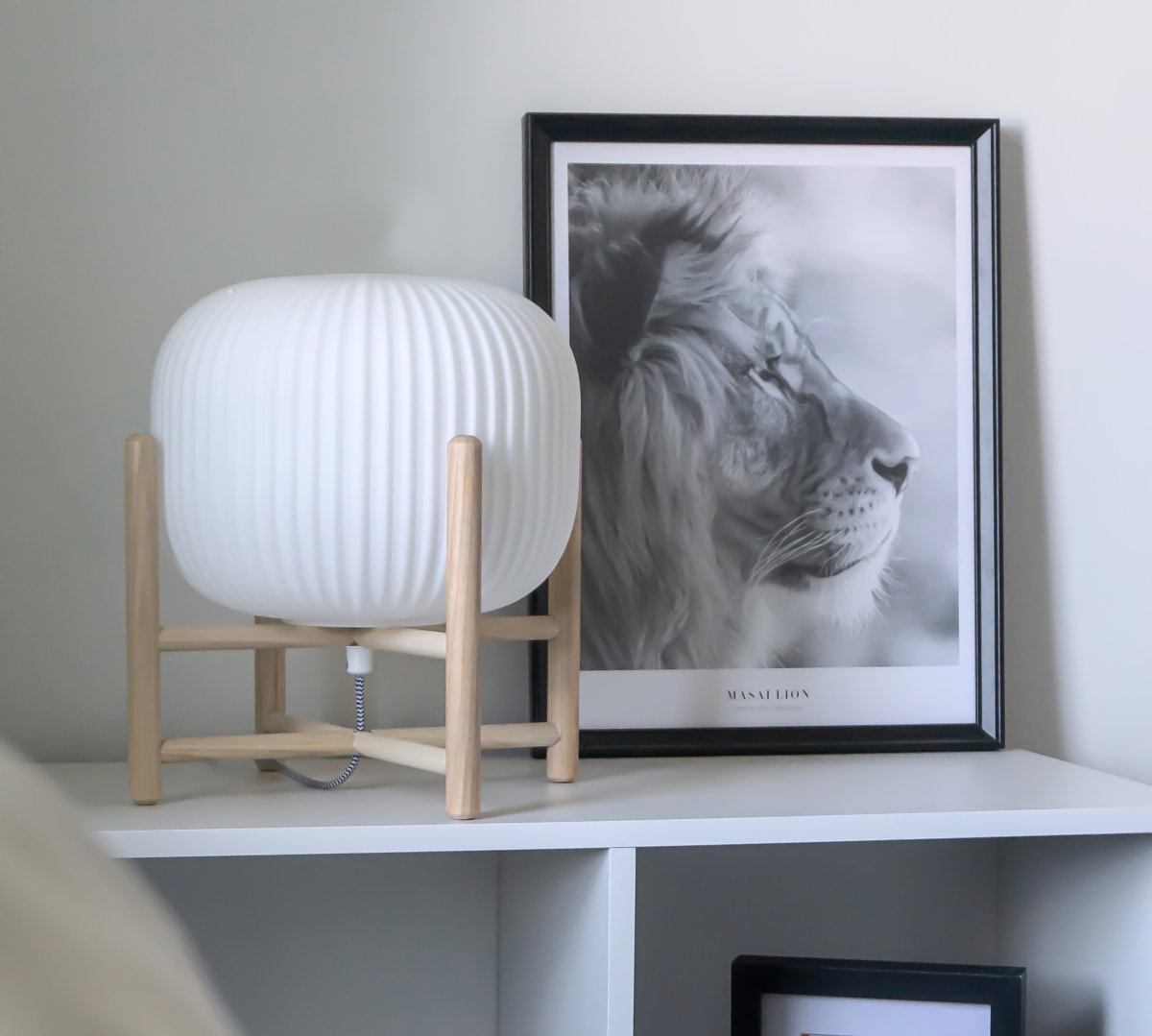 Vinda 32cm Hout tafellamp Van Aneta Lighting - in de lamp en glas in de kap.