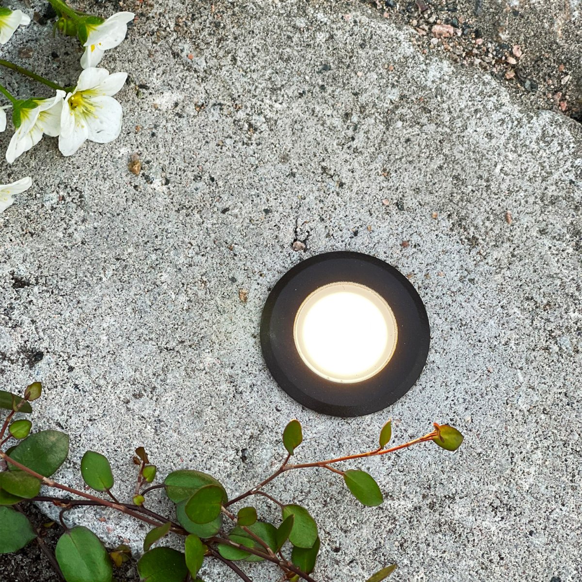 Orion 5 Zwart Van Lightson - Met Orion kunt u: een brug of een pad belichten en een zachte lichtstroom cre&euml;ren die u vooruit begeleidt.