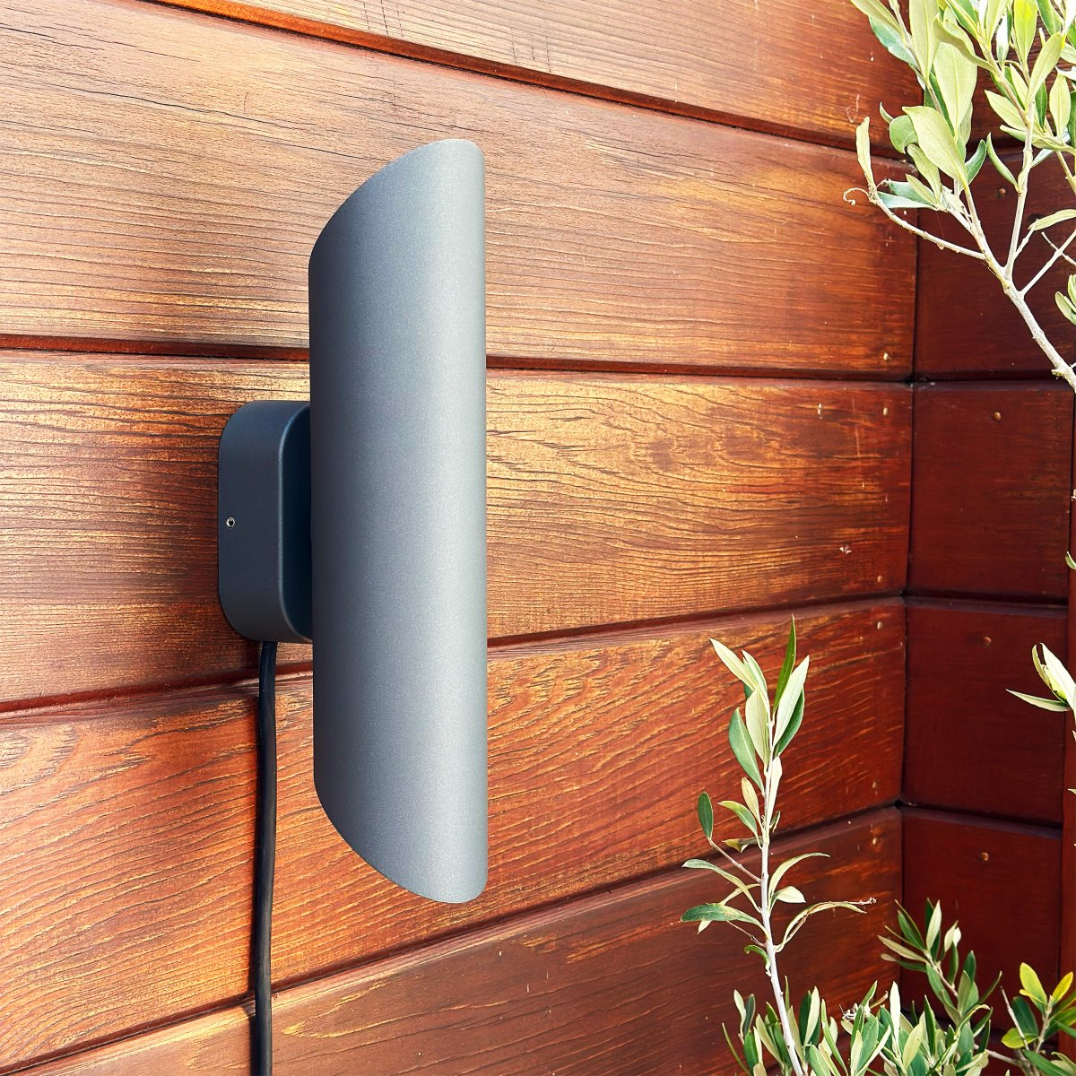 Wally Donkergrijs Van Lightson - Voor een optimale levensduur adviseren wij u de transformator niet met meer dan 85% van de maximale capaciteit te belasten.