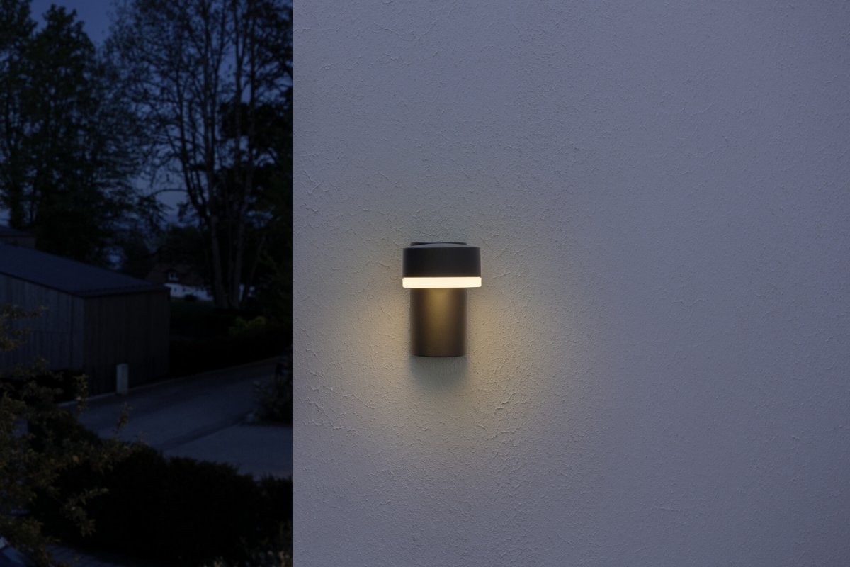 Spot Donkergrijs buitenlamp Van Osram - Den minimalistiska designen g&ouml;r att Spot passar perfekt f&ouml;r b&aring;de moderna och klassiska utemilj&ouml;er, vilket ger ett effektivt och riktat ljus.
