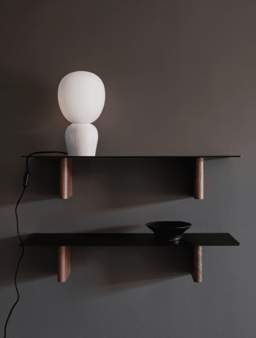 Buddy 34cm Wit tafellamp Van Belid - Met zijn gelijkmatige lichtverspreiding en verfijnde design wordt Buddy een natuurlijk onderdeel van het huis, een metgezel die licht en karakter verspreidt voor generaties.