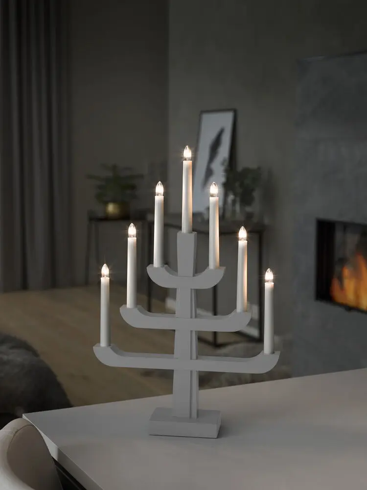 Candelabra 7 Lights Grijs Van Konstsmide - Wordt geleverd met een 1,7 m lang wit snoer, aan/uit-schakelaar en stekker.