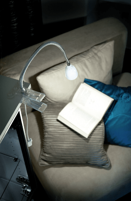 Stella Wit klemlamp Van Airam - Bevestig de lamp met de klem aan de rand van een tafel of plank.