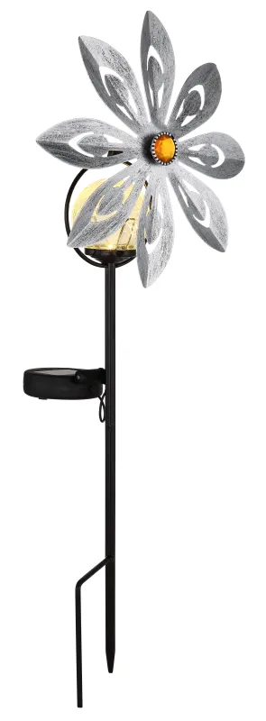 Wind Zilver solarlamp Van Globo Lighting - De dekorativa bladen i silverfinish roterar med vinden och skapar en vacker r&ouml;relse, medan den inbyggda solcellsbelysningen lyser upp i m&ouml;rkret f&ouml;r en magisk effekt.