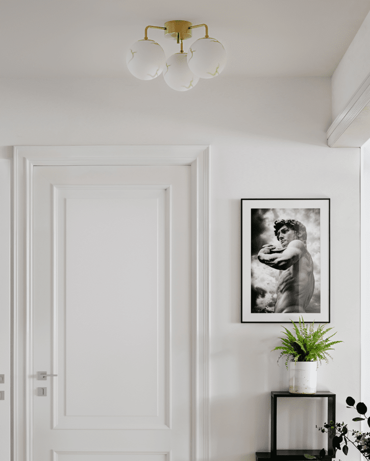 Bellagio Ø50 Messing plafondlamp Van By Rydéns - Bellagio is een makkelijk te plaatsen lamp die zowel in de hal als in de slaapkamer prachtig tot zijn recht komt.