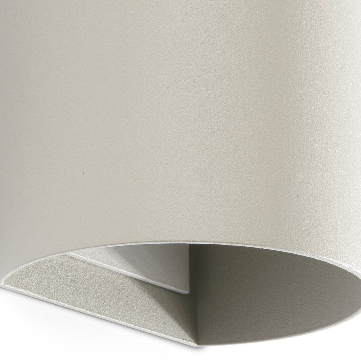 Sole 15cm Grijs wandlamp Van Faro Barcelona - Sole is een compacte, ronde wandlamp met een grijze afwerking die functie en vorm op een elegante manier combineert.