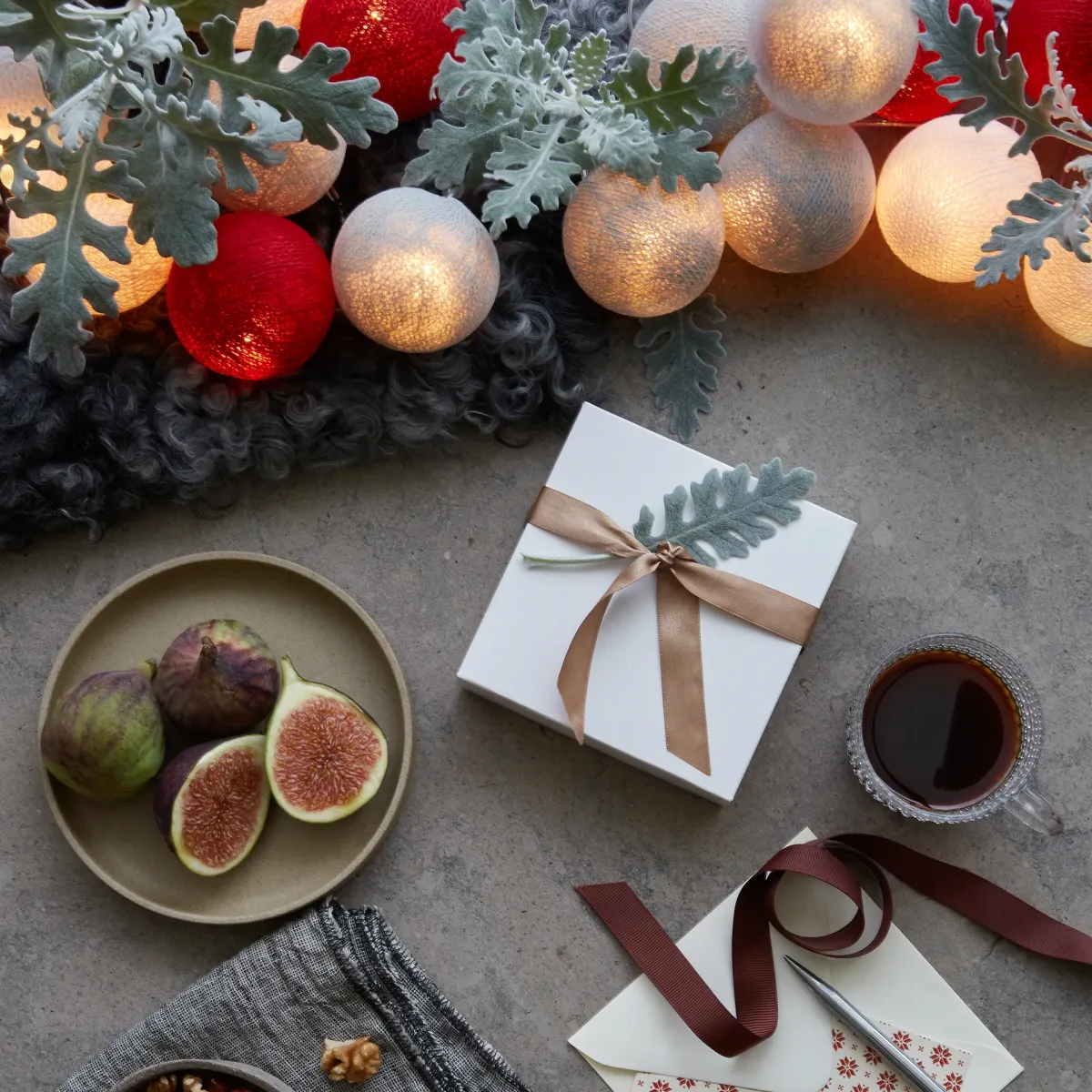 Irislights Noelle 35-lights ROOD Van Irislights - Met de Noelle lichtslinger van Swedish Irislights cre&euml;er je in een handomdraai een kerstsfeer!