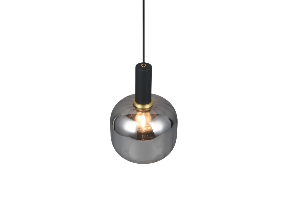 Diva Ø20 Rookgrijs hanglamp Van Trio Lighting - De stijlvolle details in matzwart voegen een luxe touch toe en geven de lamp een verfijnd karakter.