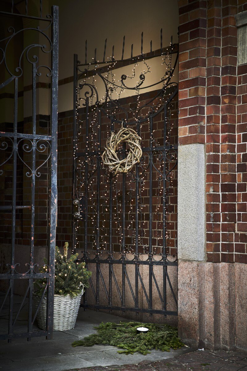 Lichtsnoer Crispy Ice White 16m Zwart Van Star Trading - Lichtsnoer met 800 LED-lampjes met prachtig, iets koeler licht.