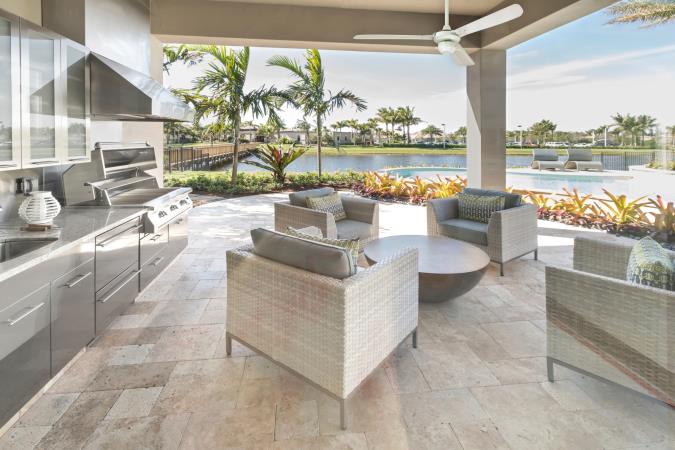 Mountain Gale Ø132 Wit Van Westinghouse - In de zomer draait de ventilator tegen de klok in om te koelen, en in de winter draait hij met de klok mee om te koelen.