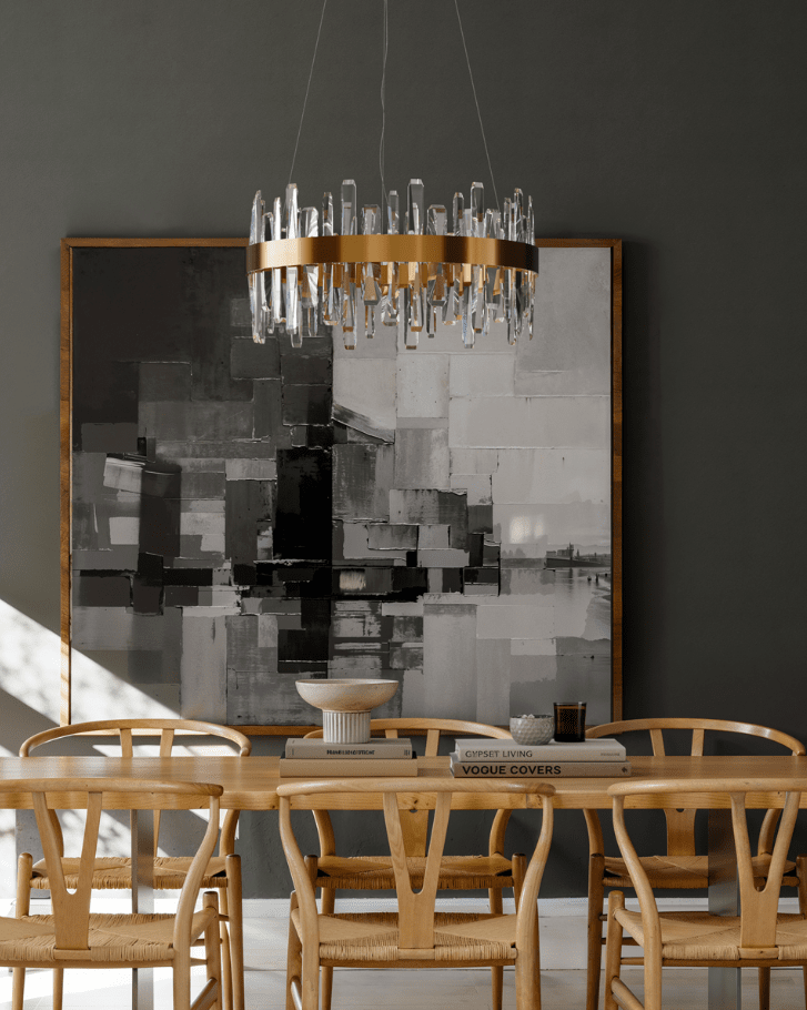 Triumph Ø60 Messing hanglamp Van By Rydéns - Het is een echte blikvanger en geeft de kamer een luxueuze uitstraling, perfect voor wie het interieur wil verrijken met iets unieks en smaakvols.