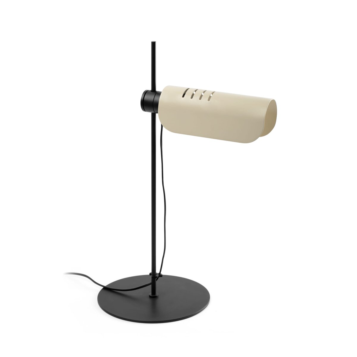 Martinica 53cm Beige bureaulamp Van Faro Barcelona - Een lamp die durft te breken met het strikte en uitnodigt tot spelen met de expressie van licht - zowel thuis als in openbare ruimtes.
