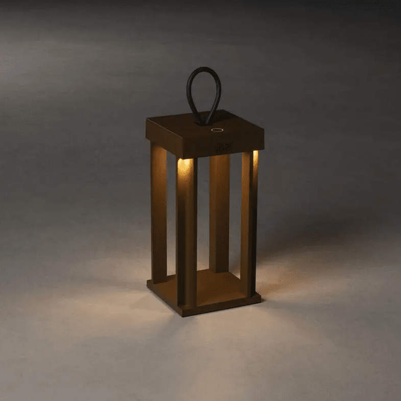 Cannes 42cm Roest Draagbare Van Konstsmide - De lamp is voorzien van een touchdimmer, zodat u de helderheid en kleurtemperatuur zelf kunt aanpassen.
