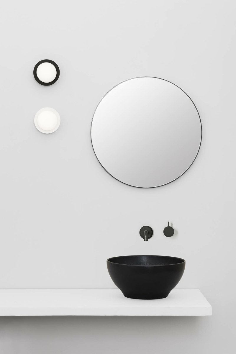 May Ø12 Wit badkamerlamp Van Faro Barcelona - Verkrijgbaar in vijf verschillende designs - perfect voor het cre&euml;ren van een uniforme en persoonlijke sfeer in elke kamer van het huis.