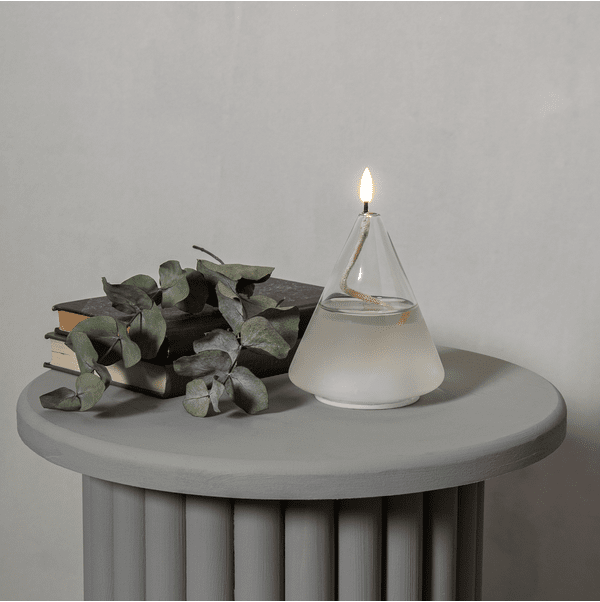 Lantaarn Flamme Float Transparant Van Star Trading - Deze kaars op batterijen is een prachtige decoratie, zowel alleen als in een groepje met andere kaarsen uit de Flamme Float-serie.