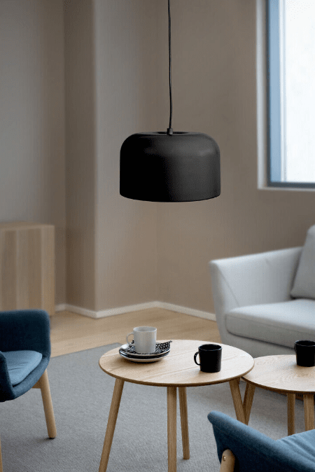 Urban Ø25 Zwart hanglamp Van Airam - Plaats hem boven de eettafel of in de woonkamer.