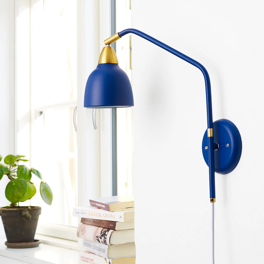 Urban 40cm Blauw wandlamp Van Superliving - Urban is niet zomaar een lamp &ndash; het is een stijlvolle oplossing voor uw huis.