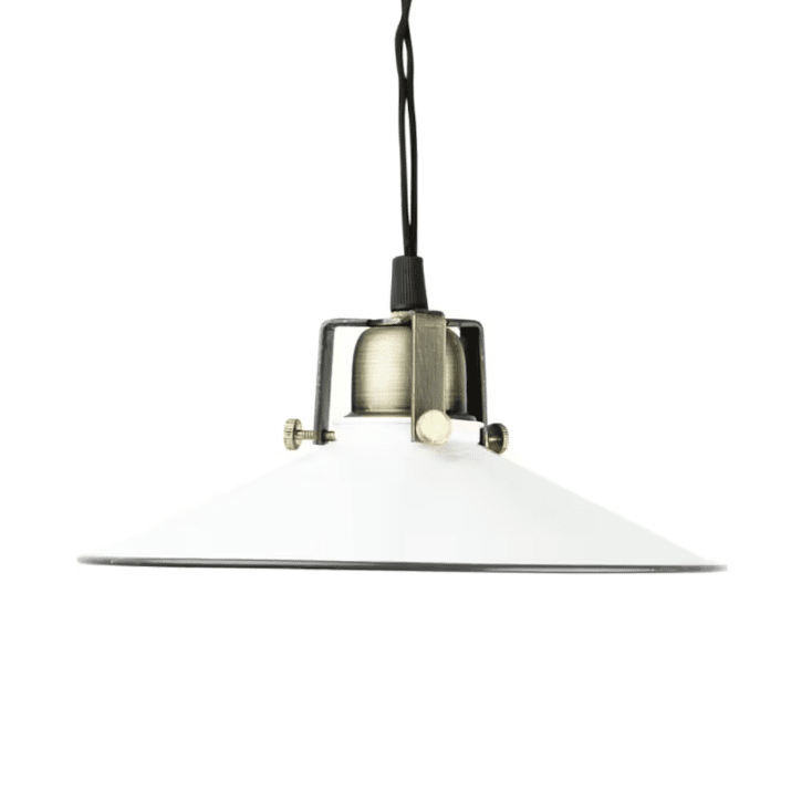 Schoollamp Herbert Ø23 Wit raamlamp Van Strömshaga - Deze plafondlamp raakt nooit uit de mode en is eenvoudig te plaatsen waar u maar wilt.