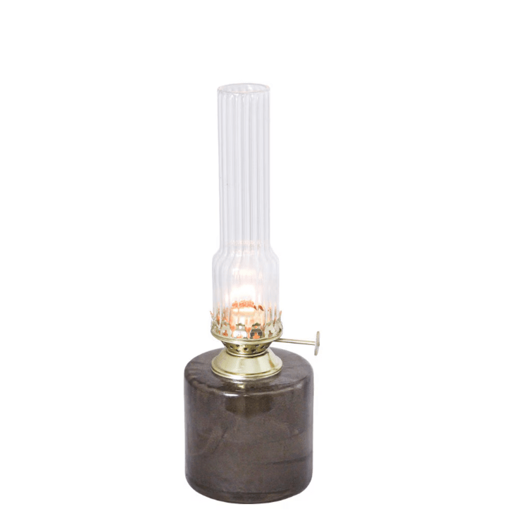 Kerosene lamp elvira small Bruin Van Strömshaga - De lamp is gemaakt van 50-60% gerecycled glas en past op lont artikelnummer 116210 en branders met artikelnummer 139420G of 121800G.