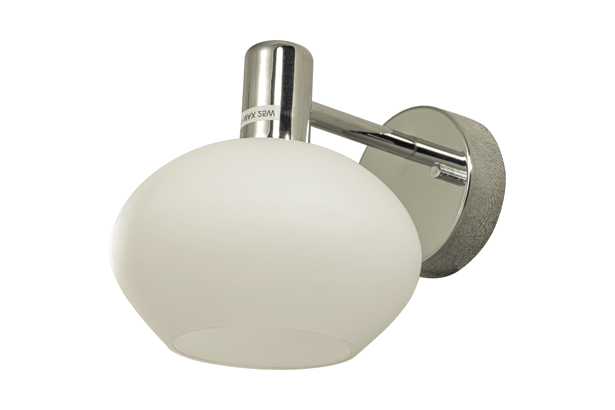 Elba Ø15 Chroom badkamerlamp Van Aneta Lighting - Deze wandlamp is gemaakt van metaal en heeft een elegant design met een opaalwitte glazen kap die zacht en aangenaam licht verspreidt.