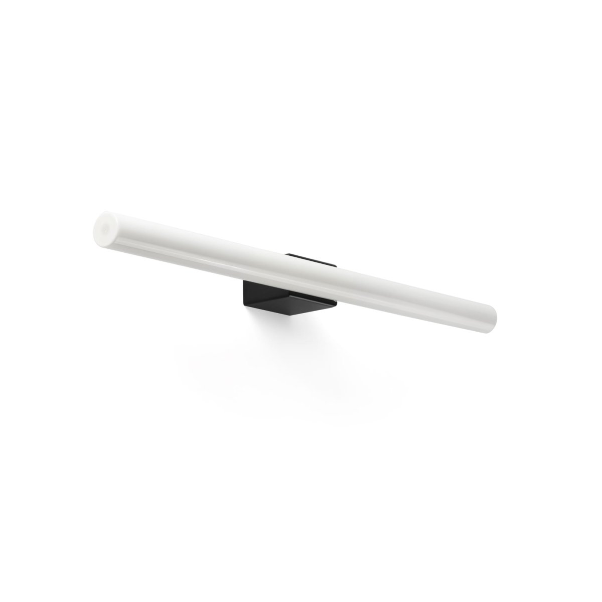 Calma 50cm Zwart badkamerlamp Van Faro Barcelona - Calma is een wandlamp met een zwarte afwerking, perfect voor algemene verlichting in bijvoorbeeld keukens, gangen of gangen.