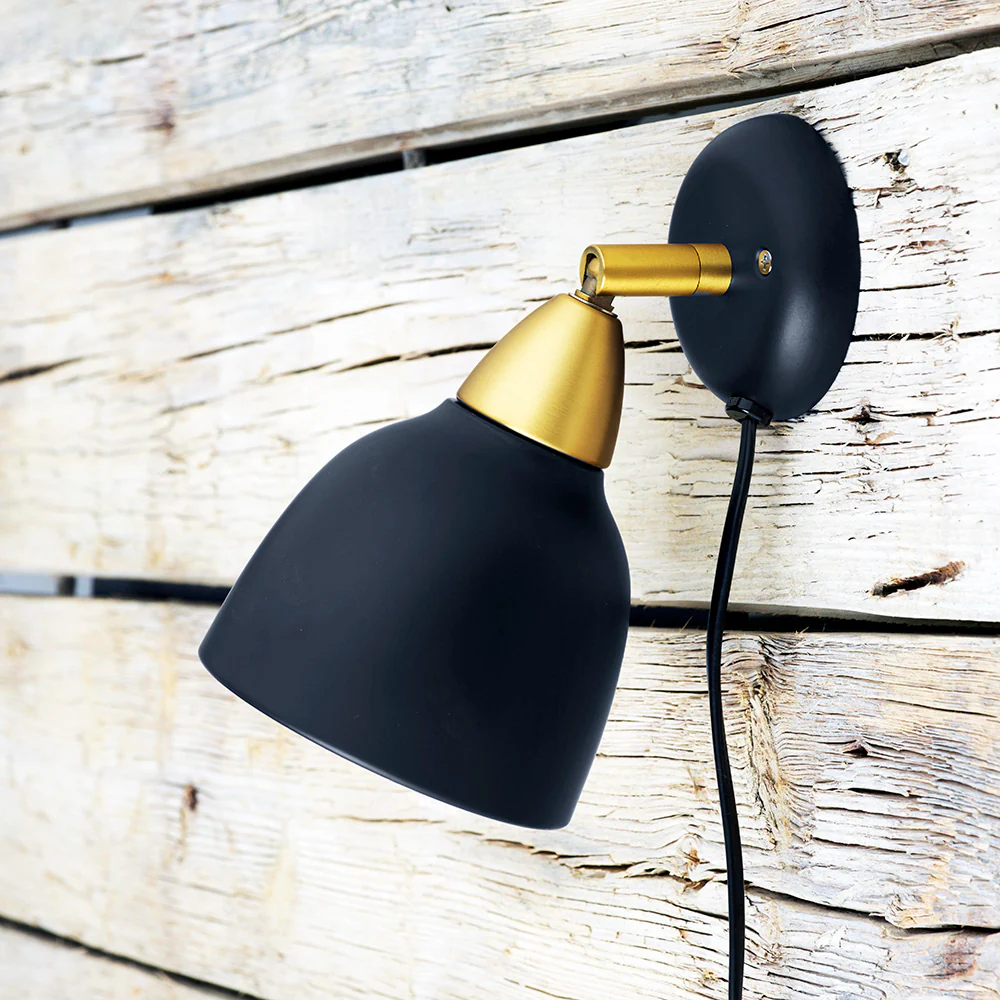 Urban Short Zwart leeslamp Van Superliving - Ideaal voor de slaapkamer, woonkamer of leeshoek &ndash; Urban Short is een flexibele en tijdloze verlichtingsoplossing die de stijl van elke kamer verbetert!