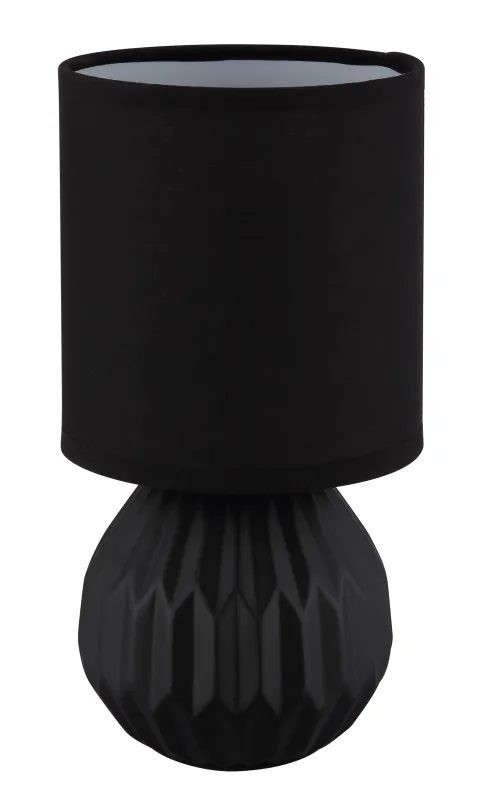 Sylas 23cm Zwart tafellamp Van Globo Lighting - Den rundade keramiska basen i elegant svart och den matchande cylindriska textilsk&auml;rmen skapar en harmonisk och modern estetik.