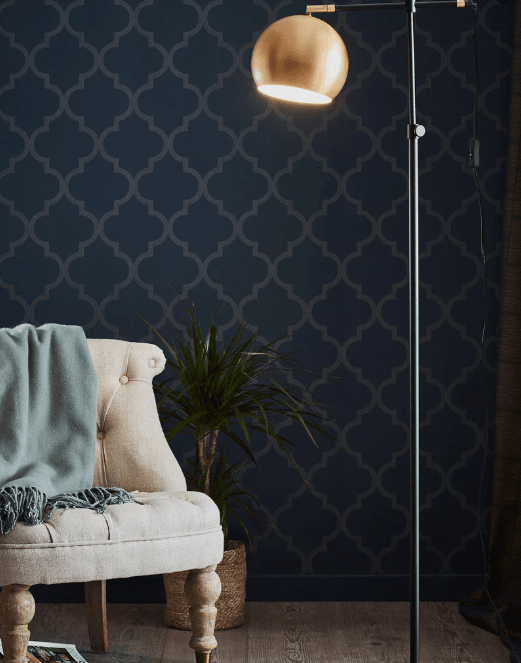 Chester Bronzen vloerlamp Van Markslöjd - De hoogte is verstelbaar en de lampenkap is draaibaar.