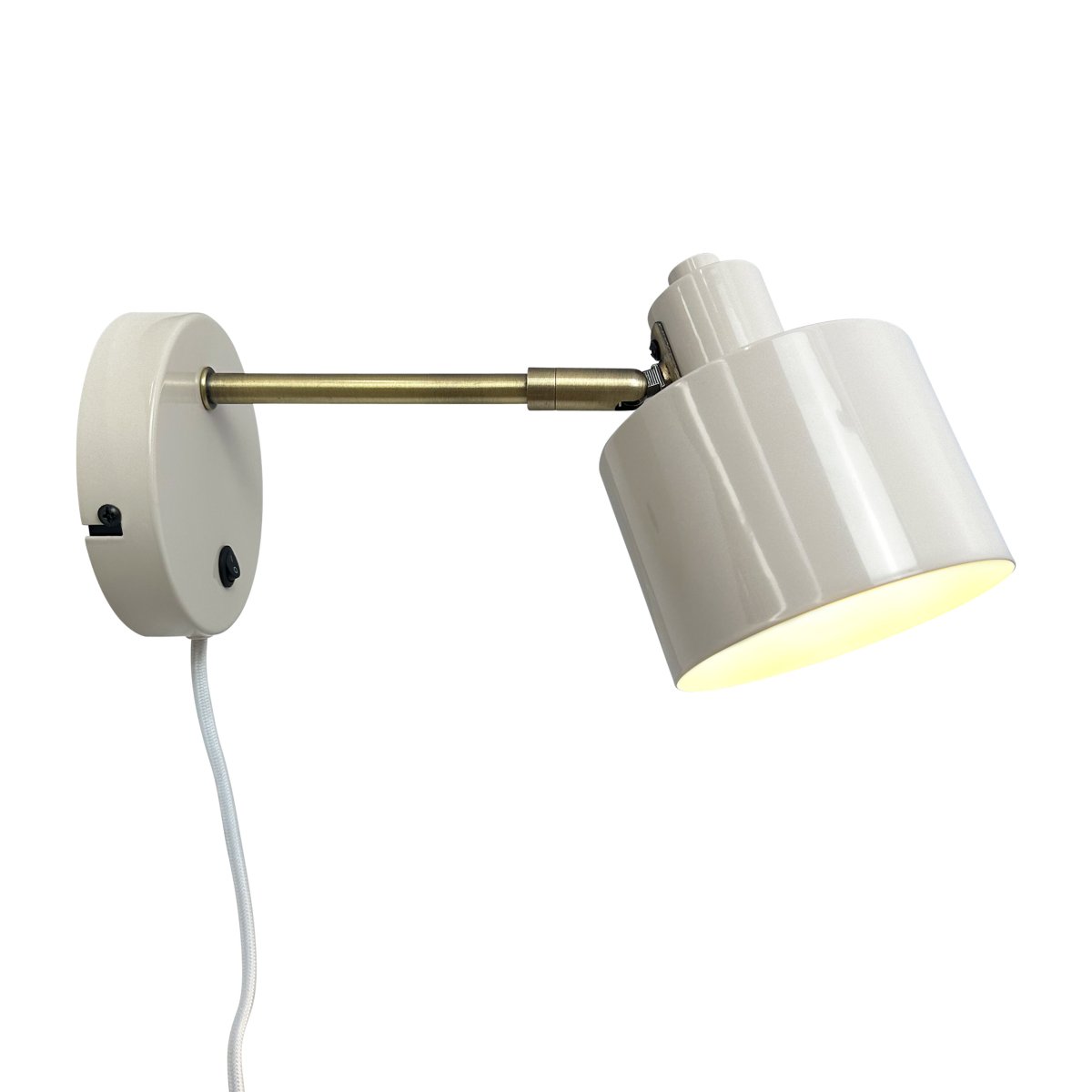Ocean Beige leeslamp Van Dyberg Larsen - De Ocean wandlamp van Dyberg Larsen is een door de jaren 50 geïnspireerde lamp met een charmant retrodesign en een modern tintje.