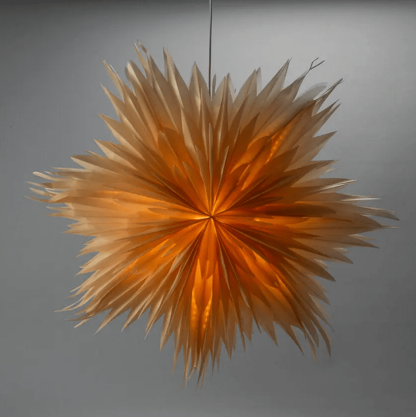 Papieren Ster Ø80 Goud Van Konstsmide - Ideaal om in het raam te hangen of tegen een mooie muur &ndash; een tijdloze decoratie die elke kamer met haar eenvoudige elegantie verfraait.